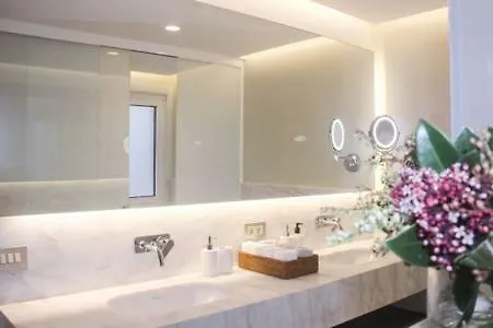 아파트 Vivienda De Lujo En 아 코루냐